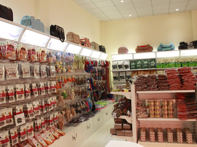 1453949262556087.jpg 样板店货架-6.jpg
